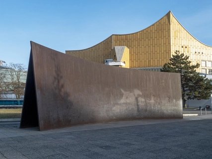 Art in the neighbourhood: Berlin Junction by Richard Serra Art in the neighbourhood: Berlin Junction by Richard Serra