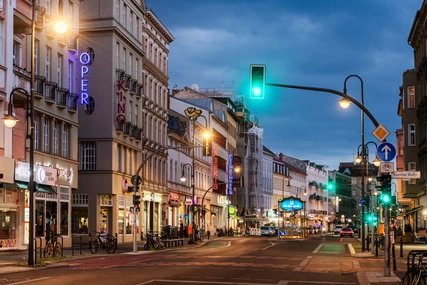 nächtliche Karl-Marx-Straße