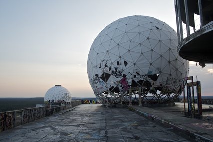Radarkuppel auf dem Teufelsberg Teufelsberg in Berlin - ehemalige US-Abhörstation