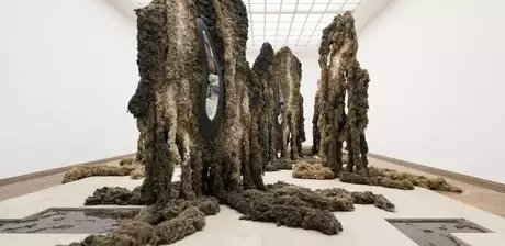 Klára Hosnedlová, GROWTH, 2024, Ausstellungsansicht Kunsthalle Basel