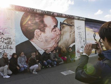 "Bruderkuss" at East Side Gallery Berlin