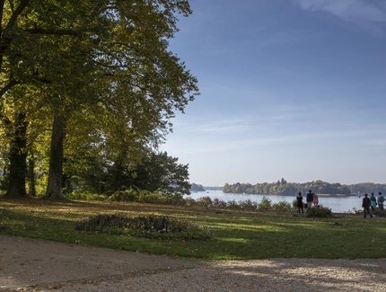 Die Pfaueninsel mit Blick auf die Havel