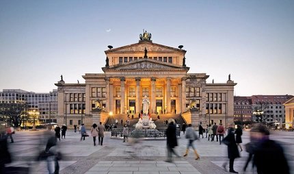 Konzerthaus en el Gendarmenmarkt de Berlín Mitte